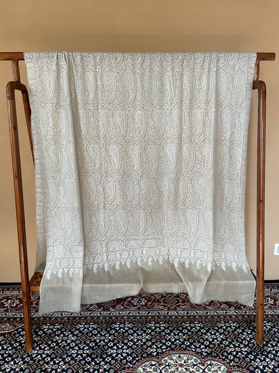 Vintage Pure Kashmir Pashmina off-white Tone on Tone, Timeless Gents Sozni Wrap Embroidered Jamawar