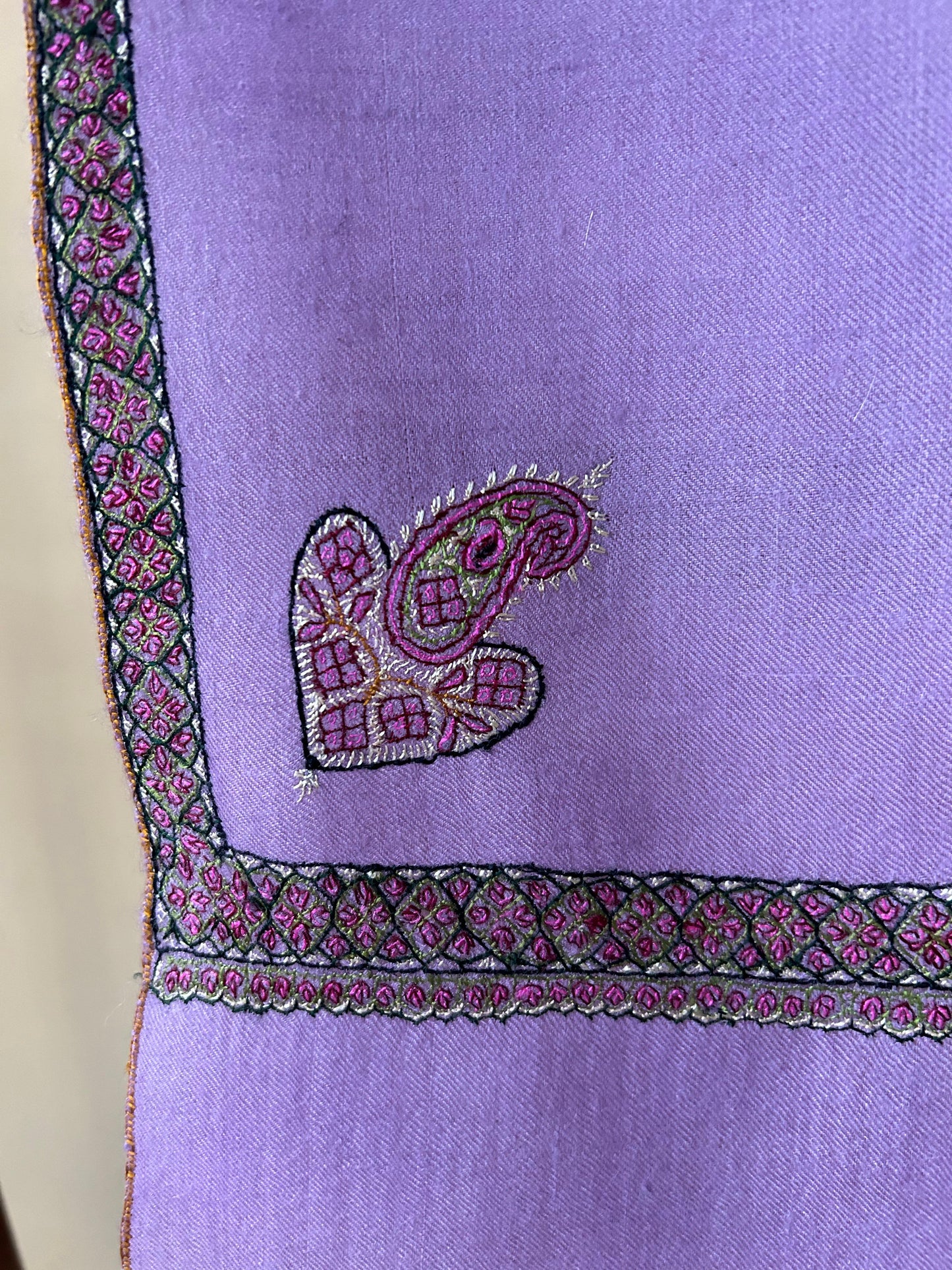 Lavender Pure Kashmir Pashmina Handmade Sozni Embroidered Pashmina Shawl