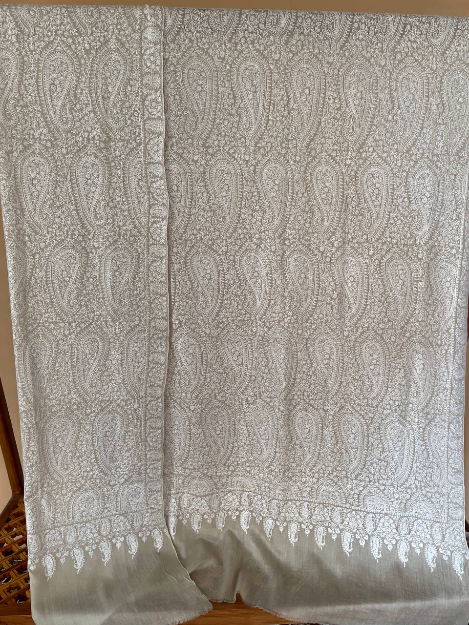 Vintage Pure Kashmir Pashmina off-white Tone on Tone, Timeless Gents Sozni Wrap Embroidered Jamawar