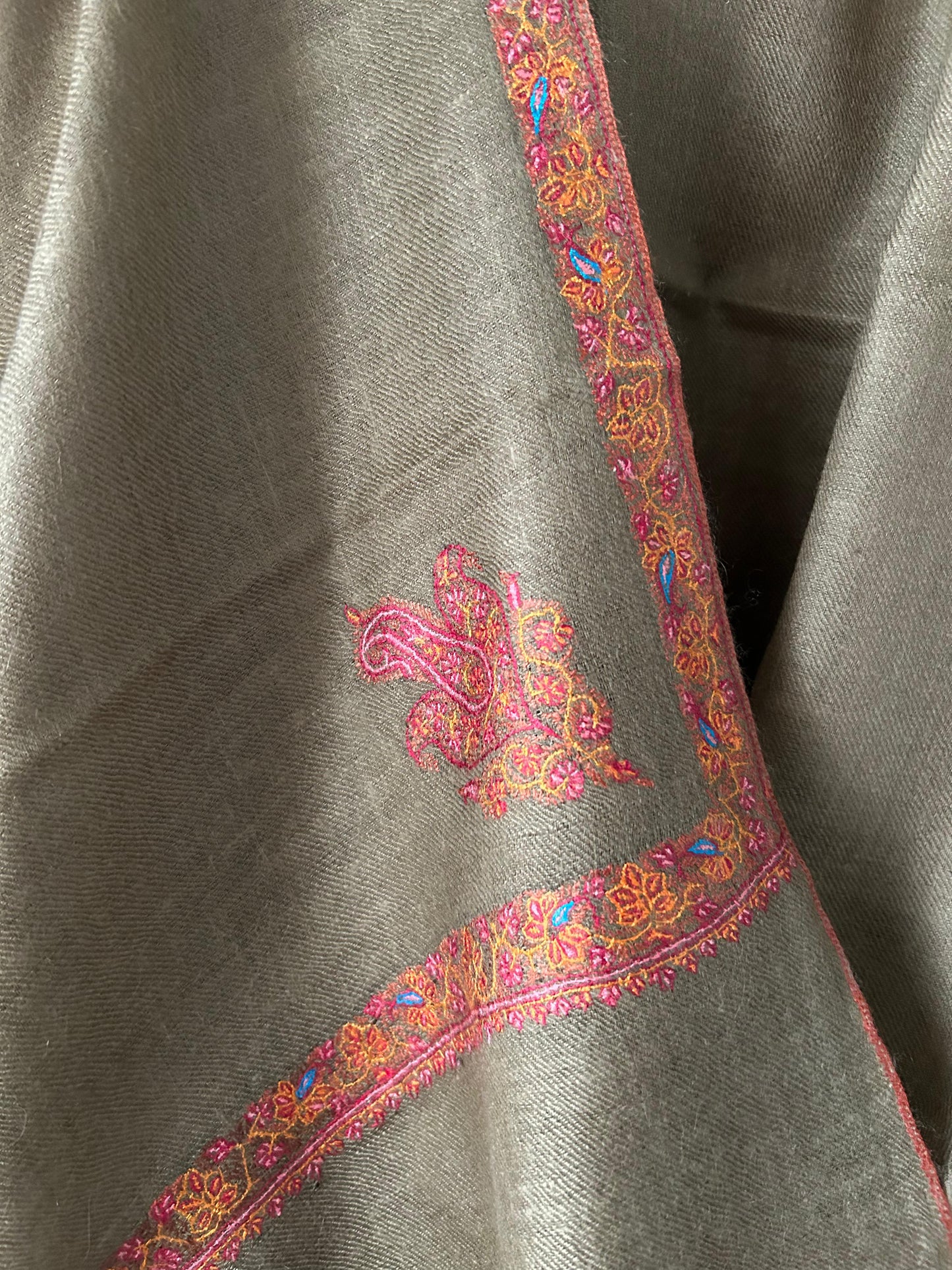 Natural Zati Tone Pure Cashmere Gents Size 154x275 inches, Handmade Kashmir Sozni Embroidery Hashidar Wrap