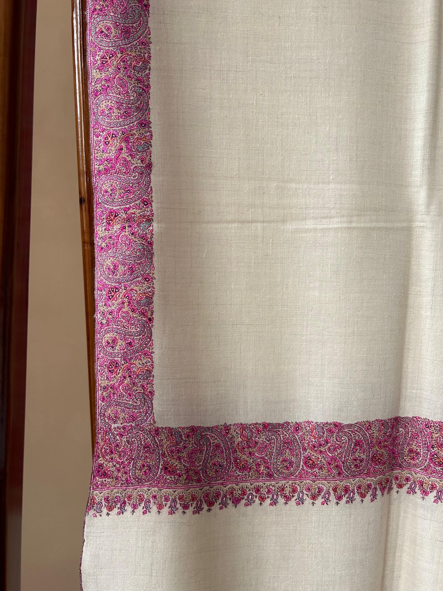 GI Off-White Handmade Kashmir Sozni Embroidered Luxury Wrap, Pure Pashmina Shawl.