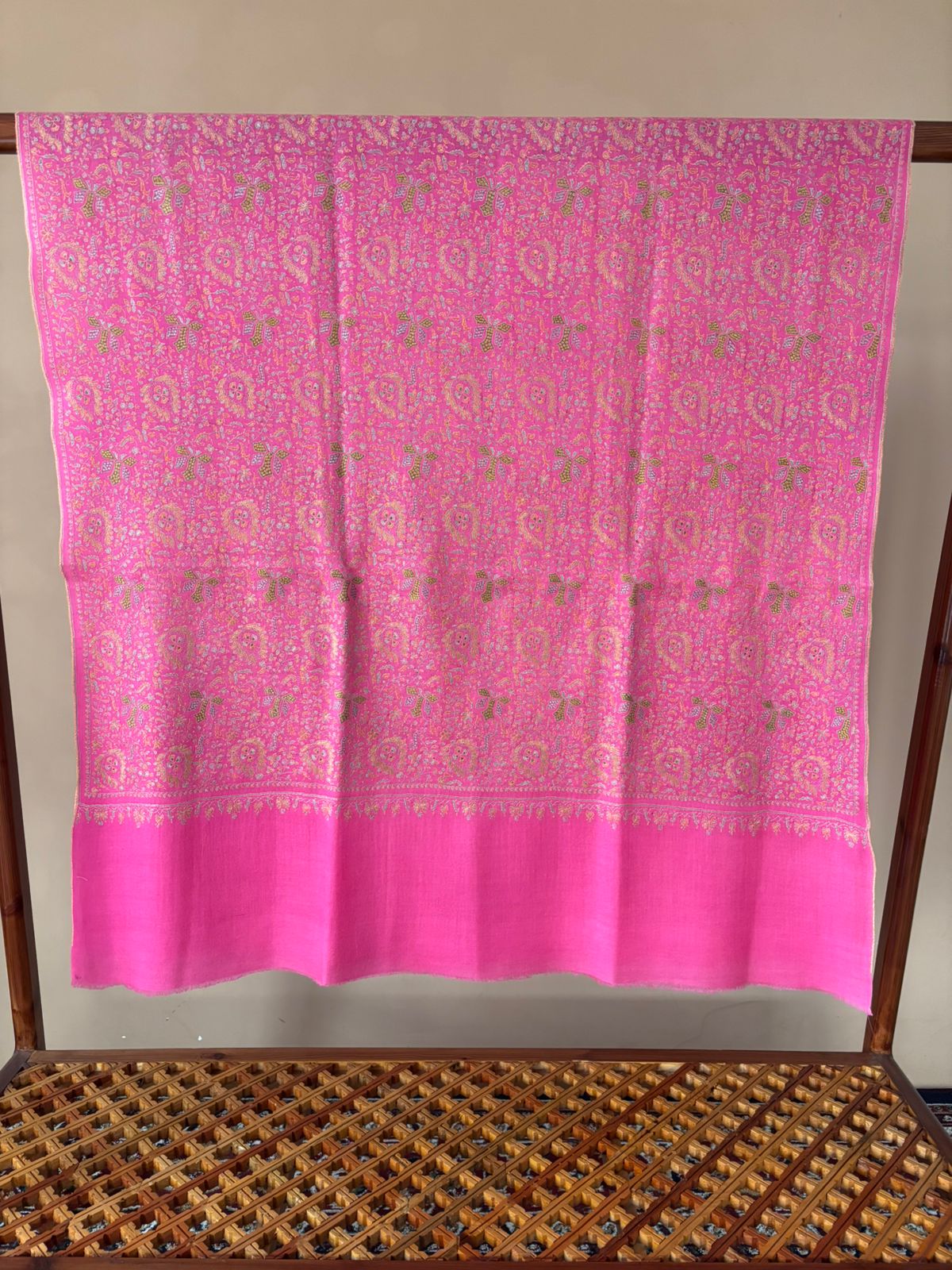 Pashmina Rose Pink Silk Embroidery Lightweight Handmade Sozni Jamawar Shawl