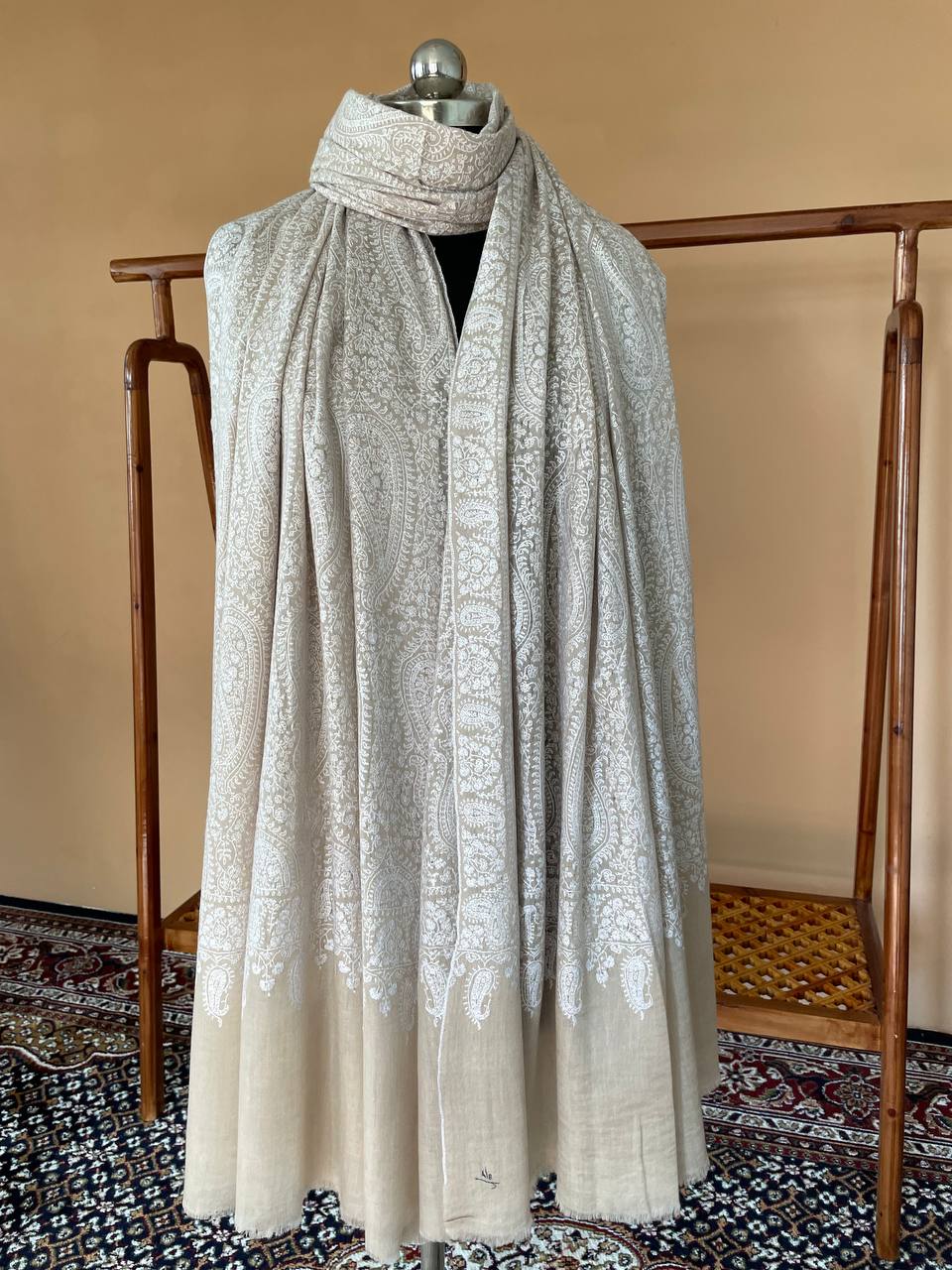 Vintage Pure Kashmir Pashmina off-white Tone on Tone, Timeless Gents Sozni Wrap Embroidered Jamawar